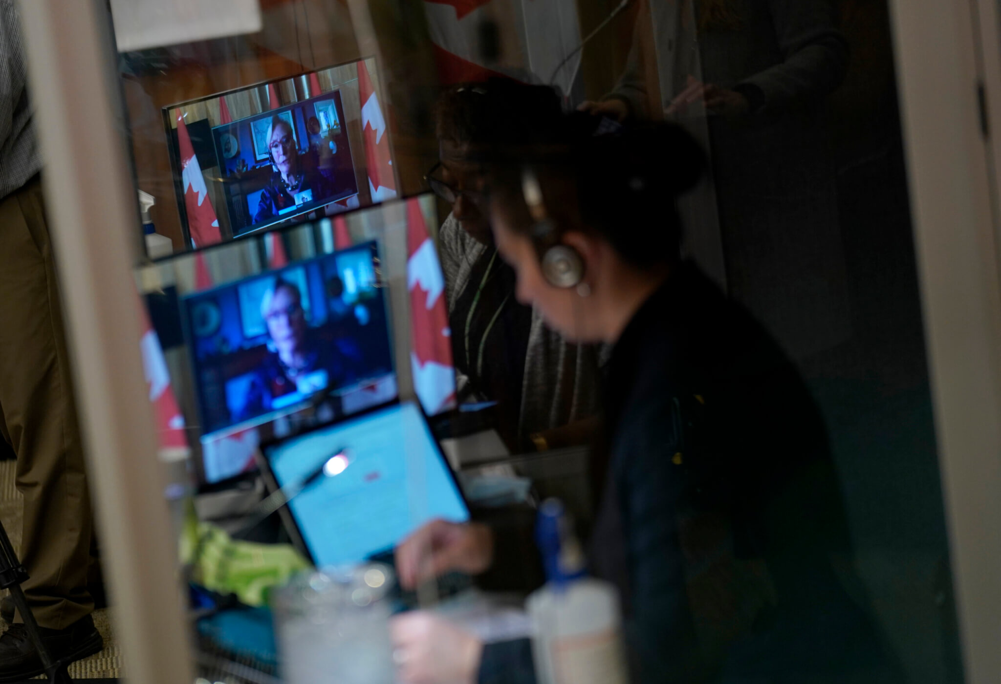 Interprètes au Parlement : le coût ne sera pas le seul critère, réfute le Bureau de la traduction