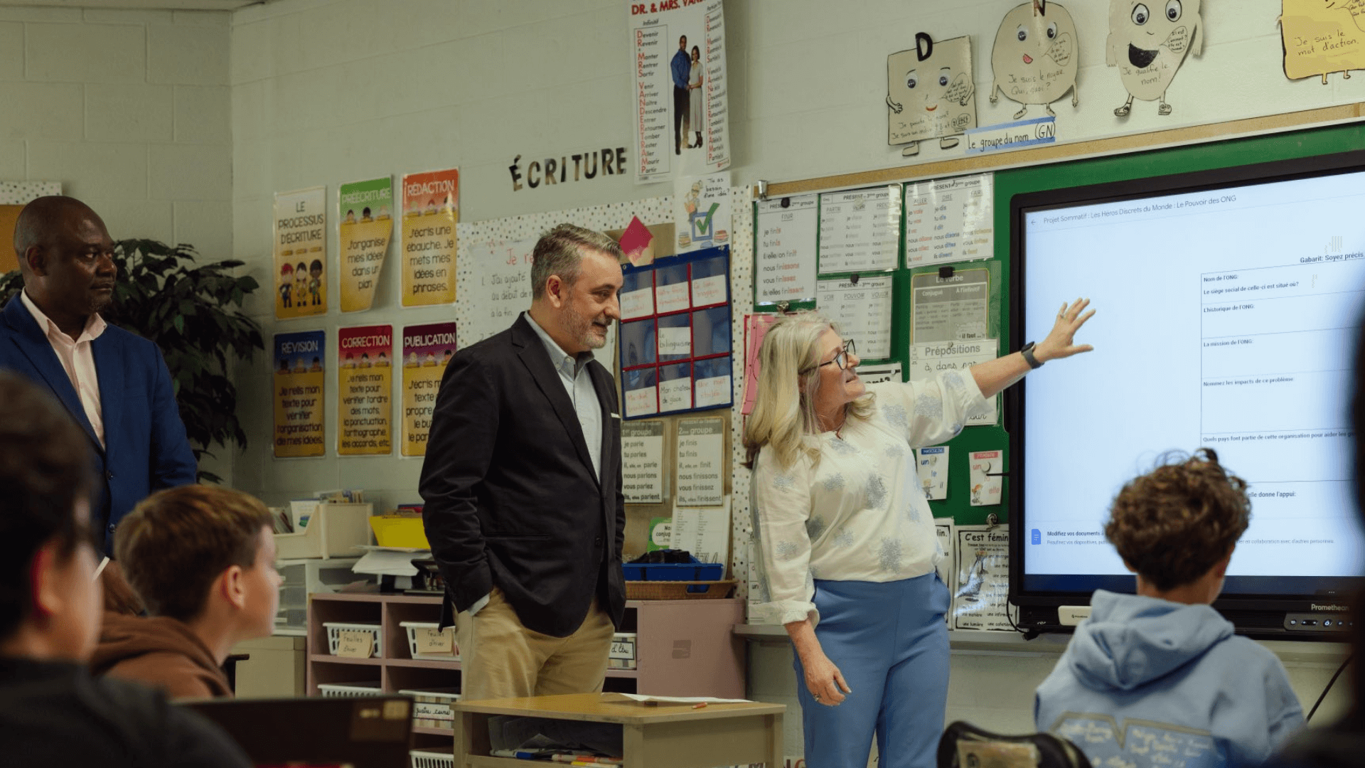 Conseils scolaires : Calandra veut créer des « bureaux d’assistance aux élèves et aux familles »