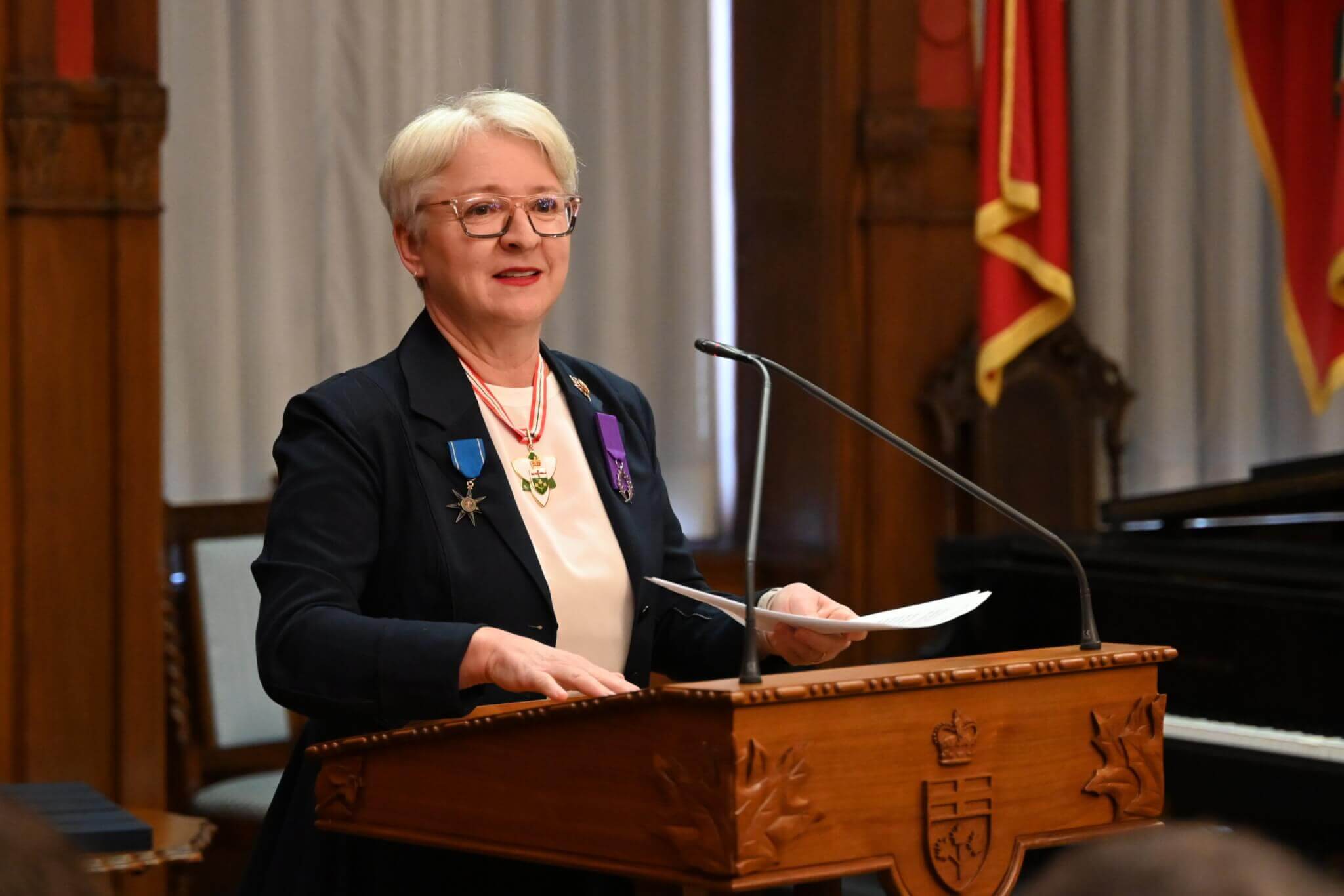 Edith Dumont décorée de la Légion d’honneur française
