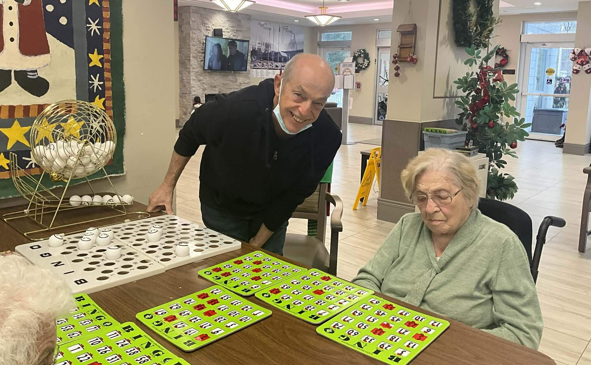 Pendant les Fêtes, des aînés se dévouent pour leurs pairs