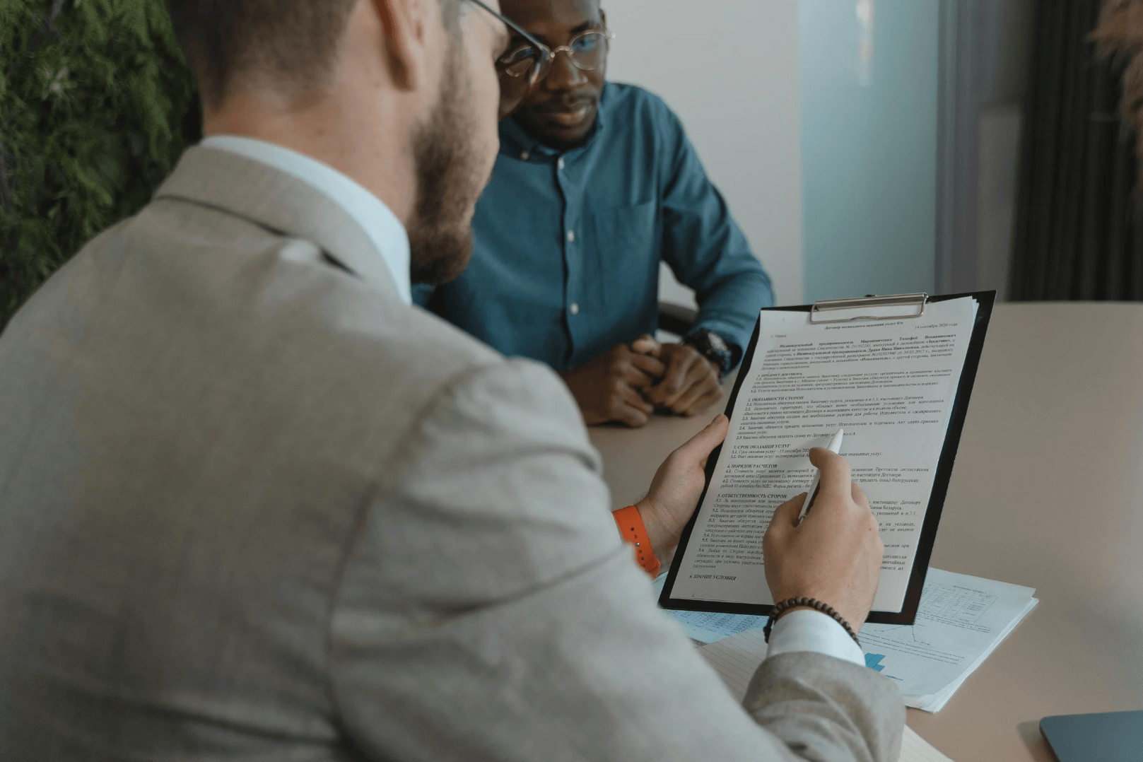 L&rsquo;exigence d&rsquo;expérience canadienne est révolue, mais les craintes persistent