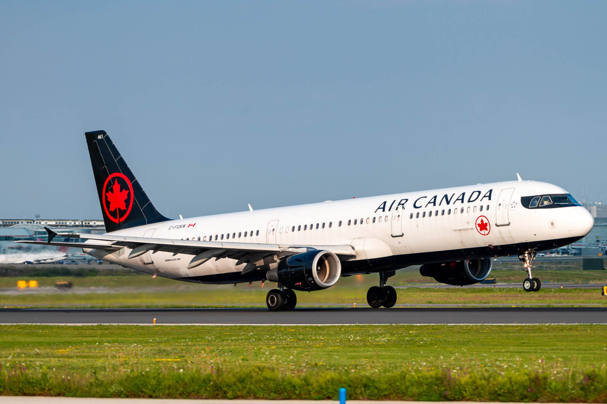 Français&nbsp;: Ottawa veut convoquer le prochain PDG d’Air Canada
